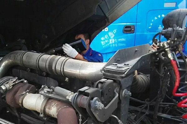   Are you doing all six of these daily truck maintenance items?